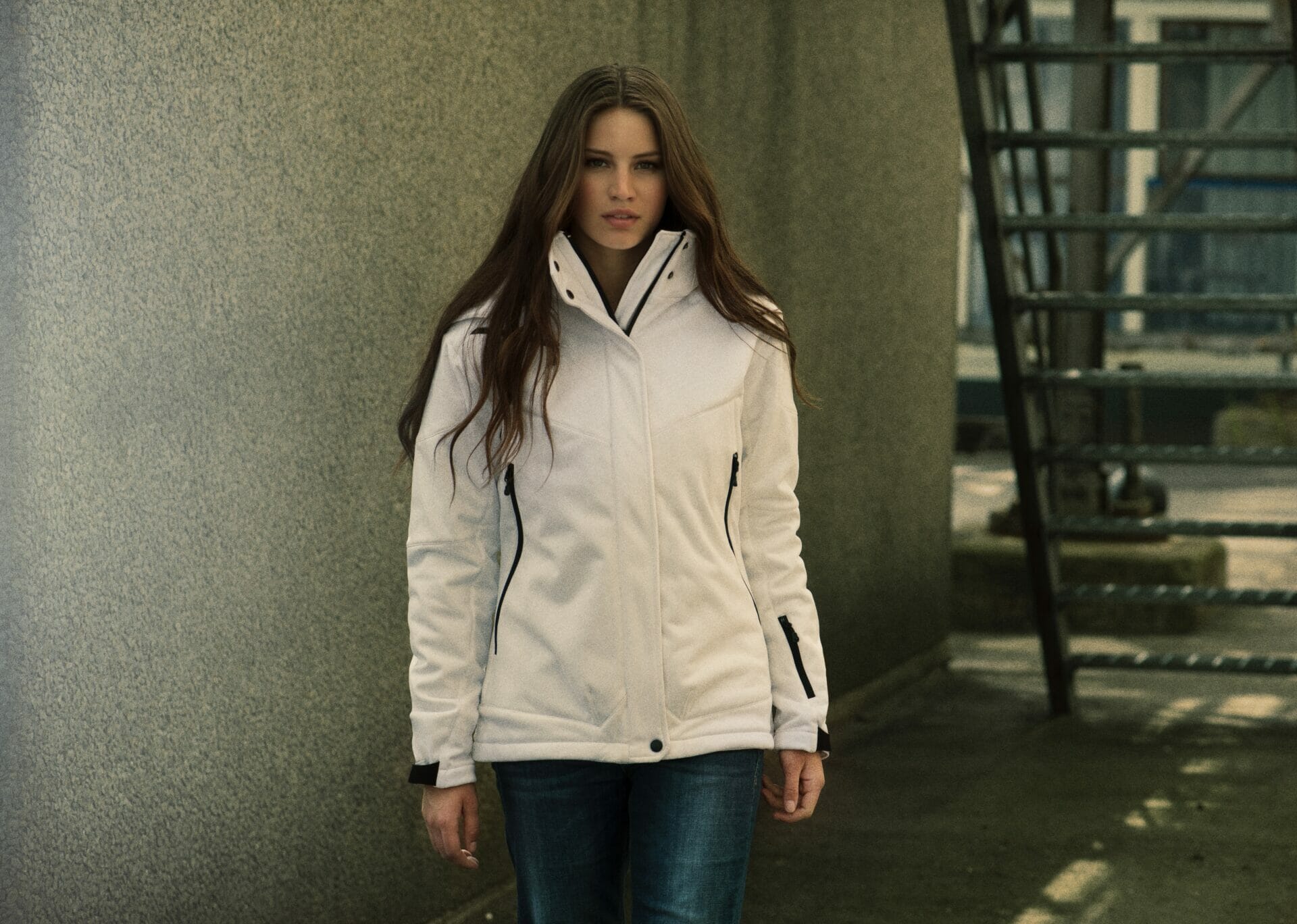 2261041 skeletonladies img14